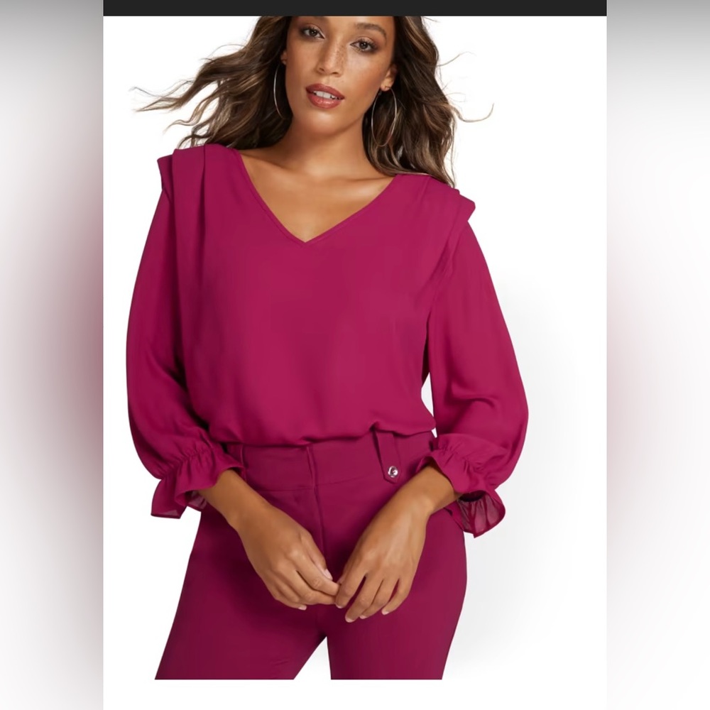 NWT New York & Co. Cranberry Top